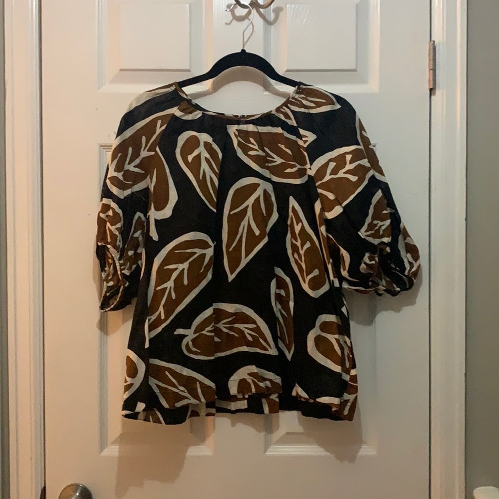 Leaf print linen-feel shirt with puff sleeves and gathered neckline